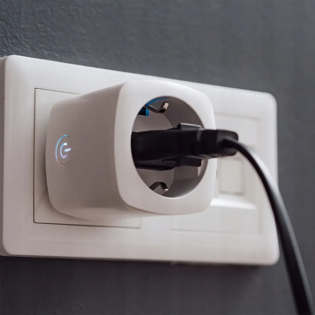 inteligentne-gniazdko-wifi-smart-tuya-smart-dom-aplikacja