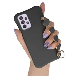 etui-matowe-do-samsung-a72-czarny-lancuszek-serca