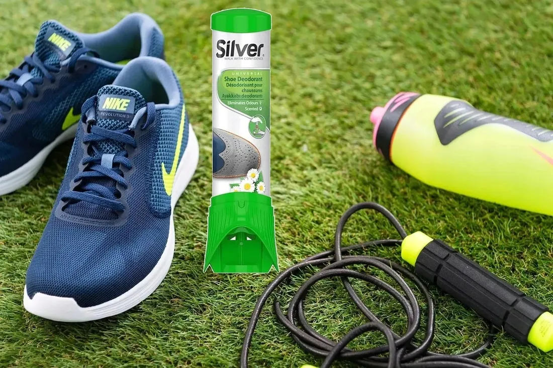 3-x-dezodorant-do-butow-obuwia-odswierzacz-nano-silver-sport-100-ml