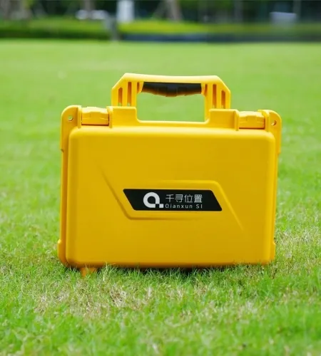 spatix-q700-odbiornik-gnss-rtk-z-ar-imu-kontroler-tyczka-na-budowe-model-q700-rtk-gnss