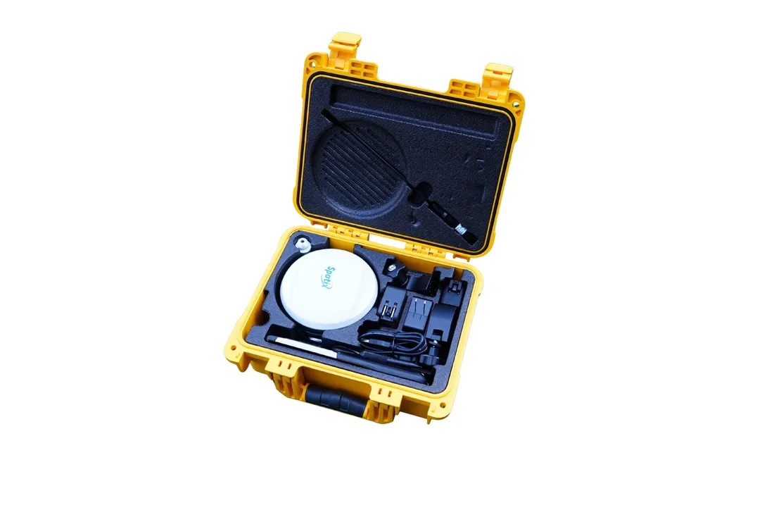 spatix-q700-odbiornik-gnss-rtk-z-ar-imu-kontroler-tyczka-na-budowe