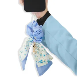 zawieszka-brelok-quick-zawieszka-do-etui-telefonu-kokardka-blekitna