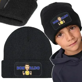 czapka-zimowa-beanie-pilka-nozna-cristiano-ronaldo-wiele-pilkarskich-wzorow