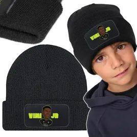 czapka-zimowa-beanie-pilka-nozna-vinicius-junior-wiele-pilkarskich-wzorow
