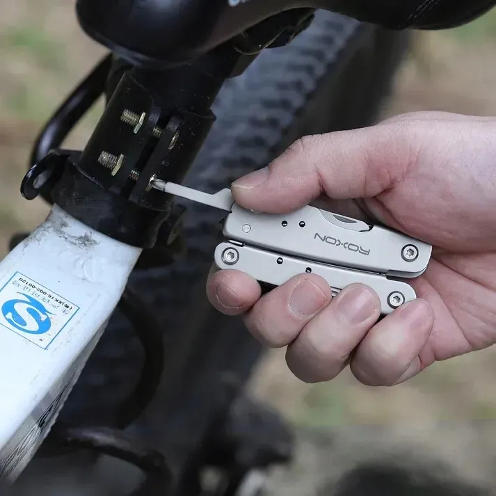 mini-multitool-roxon-m2-14-w-jednym-etui-bity