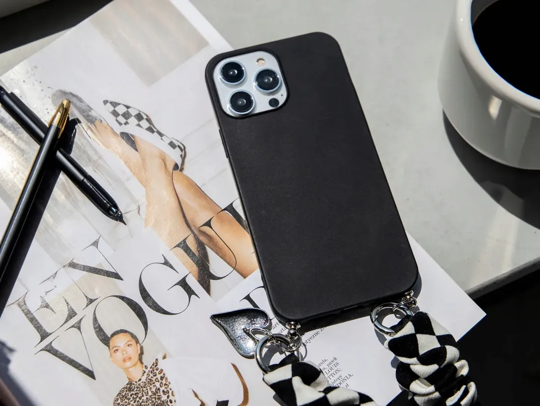 etui-mat-do-xiaomi-redmi-note-10s-lancuszek-top