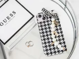 etui-premium-case-grube-2mm-w-pepitke-do-iphone-6-plus-lancuszek-breloczek-material-tworzywo-sztuczne