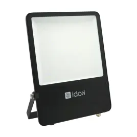 oswietlenie-led-profesjonalne-150w-4000k-na-posesje-plac