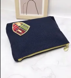 kosmetyczka-estee-lauder-z-suwakiem-granatowa