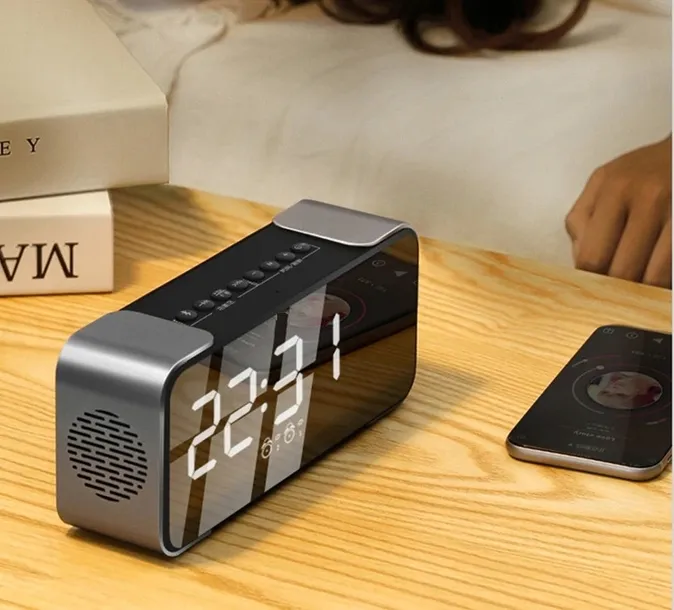radiobudzik-bluetooth-glosnik-led-stylowy-material-dominujacy-tworzywo-sztuczne