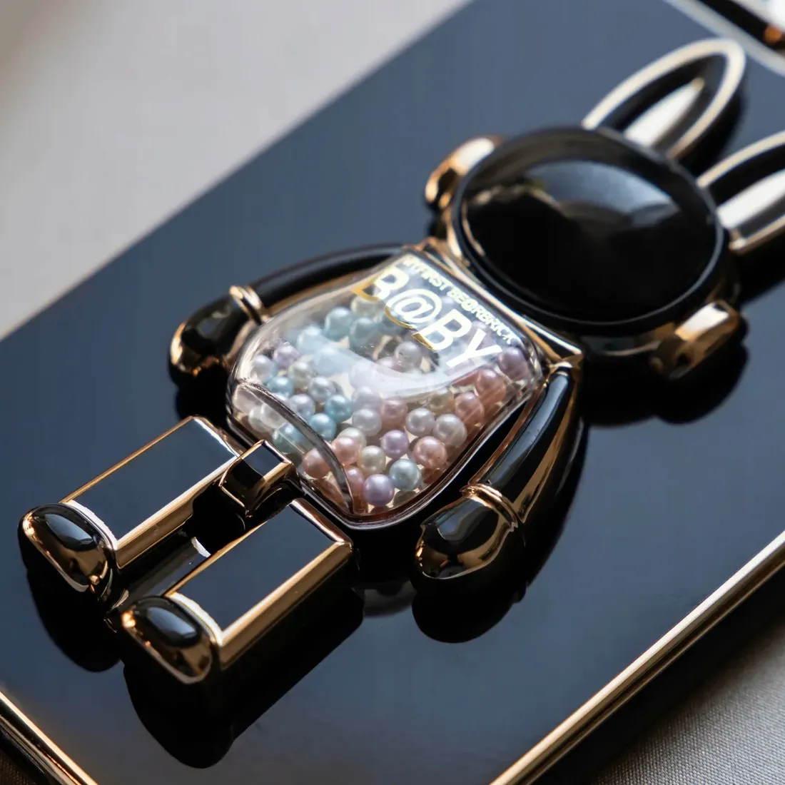 etui-joless-czarny-3d-krolik-do-iphone-14-plus