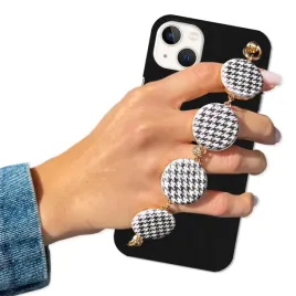etui-matowe-lancuszek-do-iphone-15-plus-pepitka
