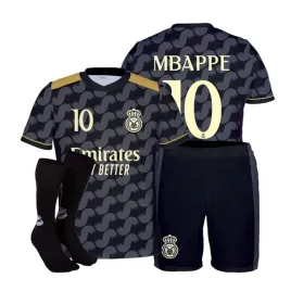 mbappe-cza-komplet-koszulka-spodenki-getry-rozmiar-140