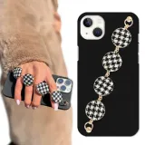 etui-matowe-lancuszek-w-pepitke-do-iphone-15-plus