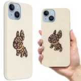 etui-matowe-ecru-do-iphone-14-plus-piesek-3d-mops