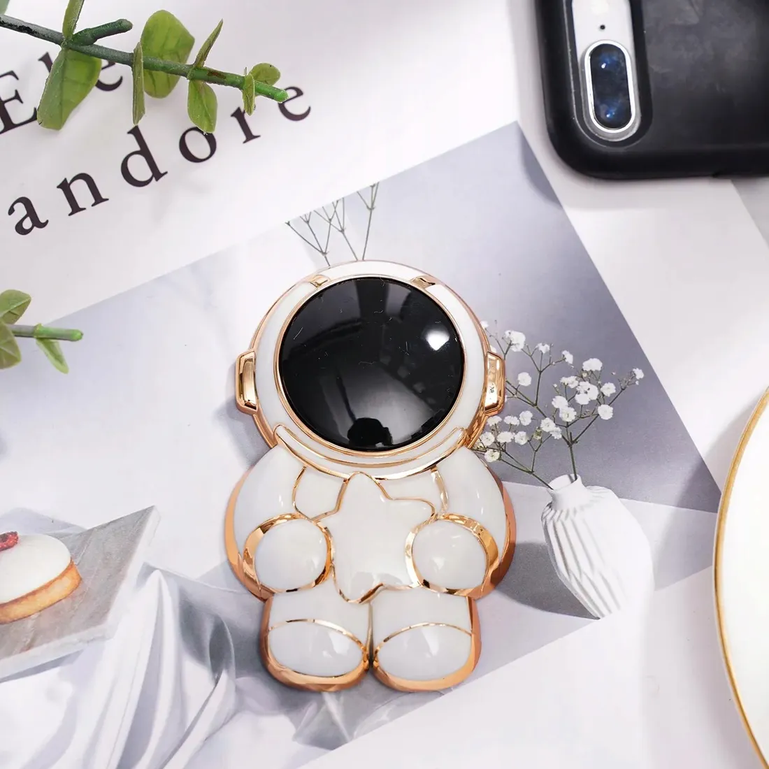 etui-joless-3d-astronauta-do-iphone-13-pro-max-stan-nowy