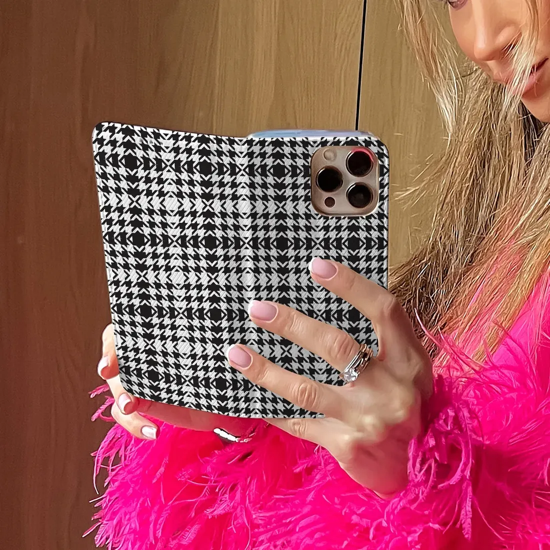 etui-magnet-do-iphone-13-pro-max-modne-full-wzory-stan-nowy