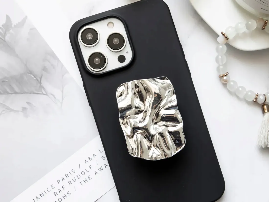 etui-matowe-bracket-srebrny-do-iphone-13-pro-max