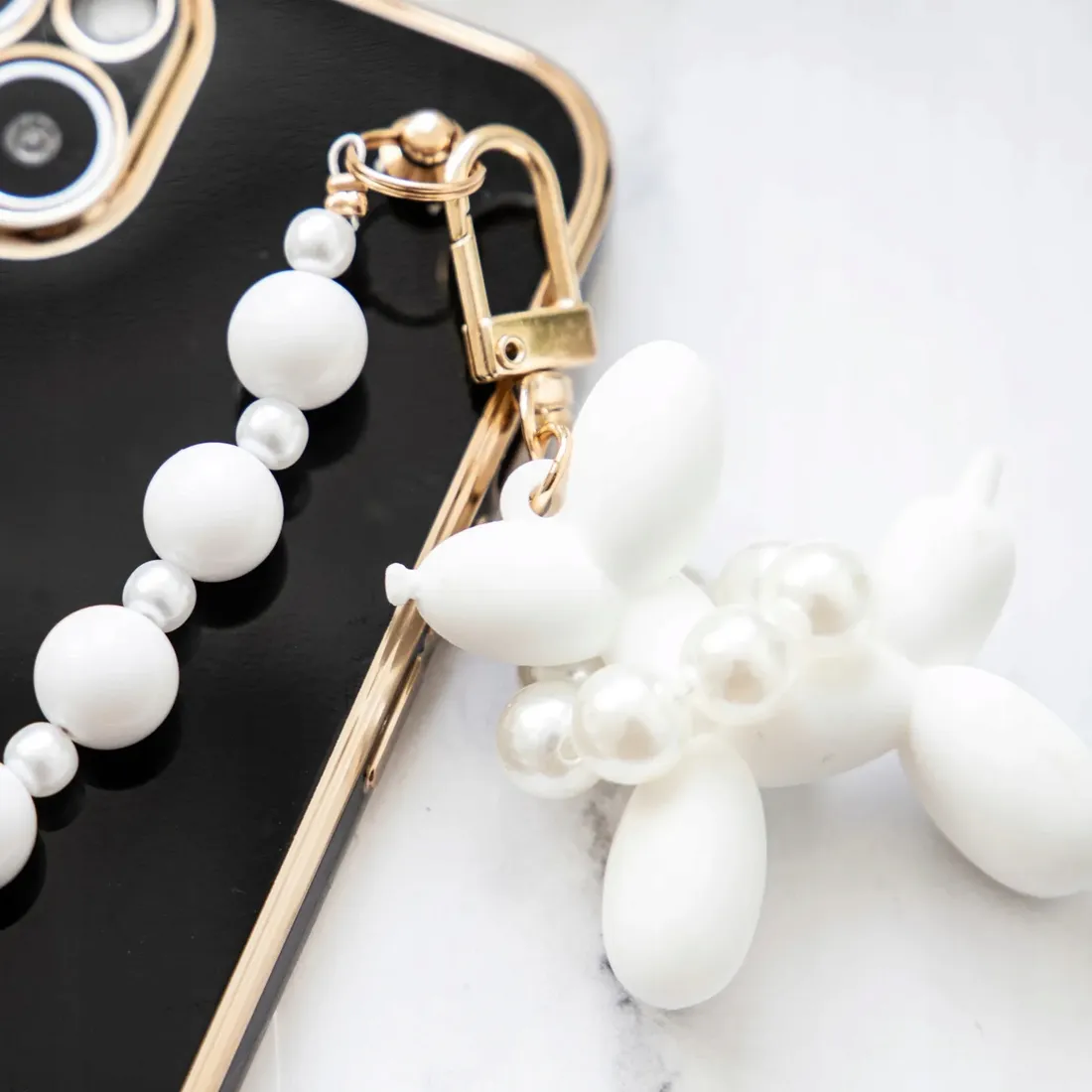 etui-joless-blink-do-iphone-13-pro-max-lancuszek