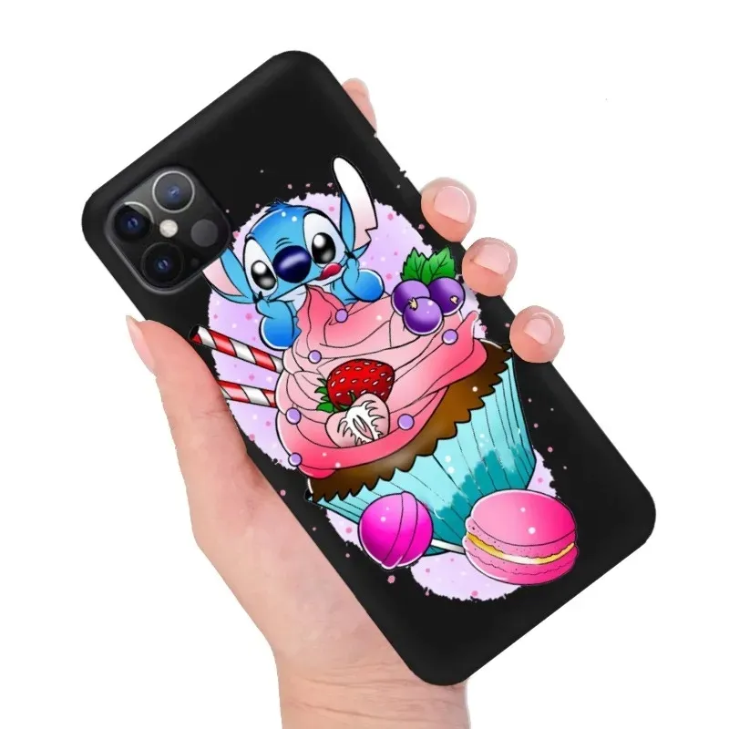 etui-mat-czarne-do-iphone-12-pro-max-modne-wzory