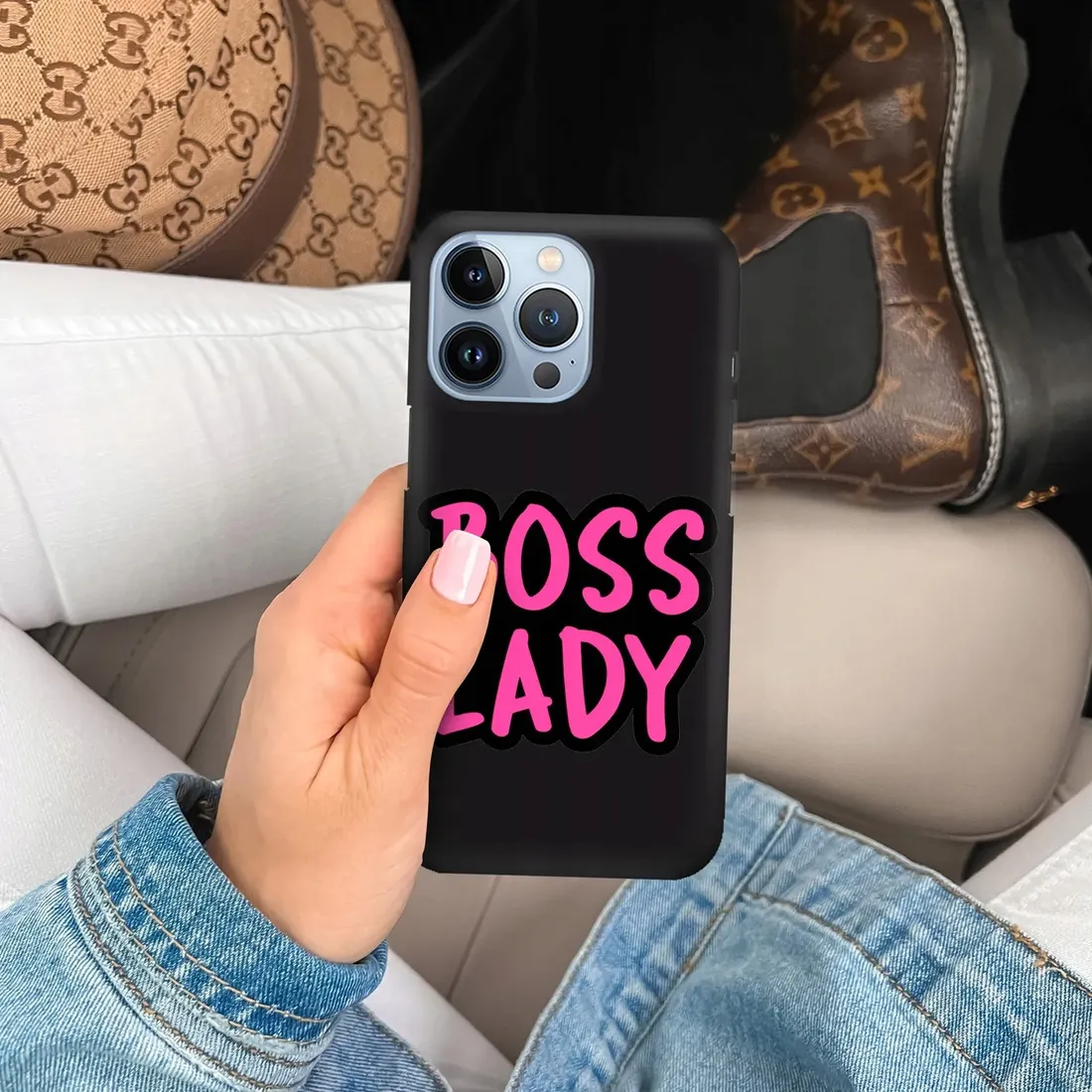 etui-matowe-czarny-do-iphone-14-plus-modne-wzory-stan-nowy