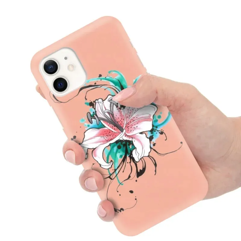 etui-matowe-losos-do-iphone-12-pro-subtelne-wzory