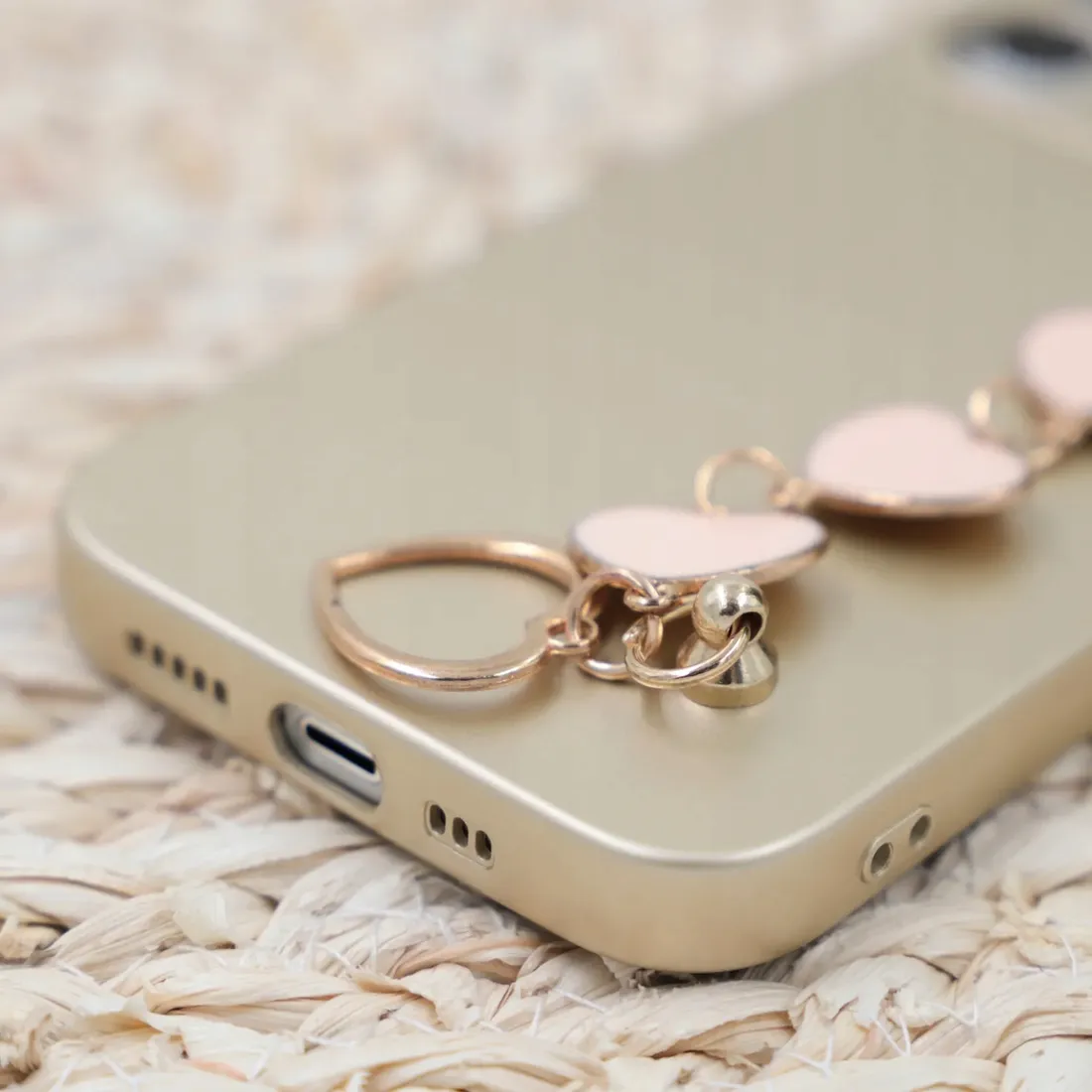 etui-metallic-blink-zloty-do-iphone-14-pro-serca