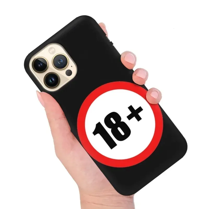 etui-mat-czarne-do-iphone-13-pro-max-modne-wzory