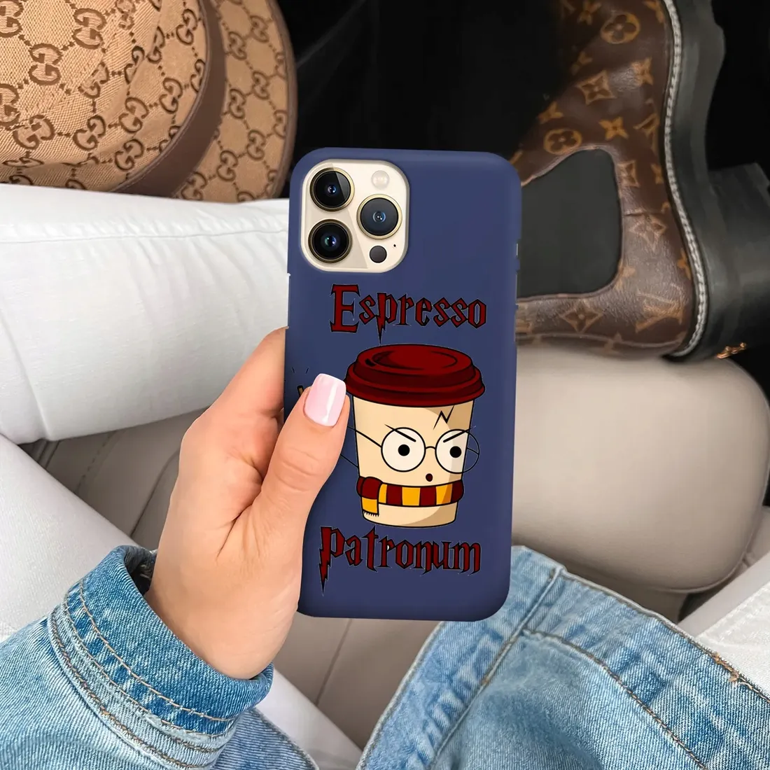 etui-matowe-granat-do-iphone-14-pro-modne-wzory