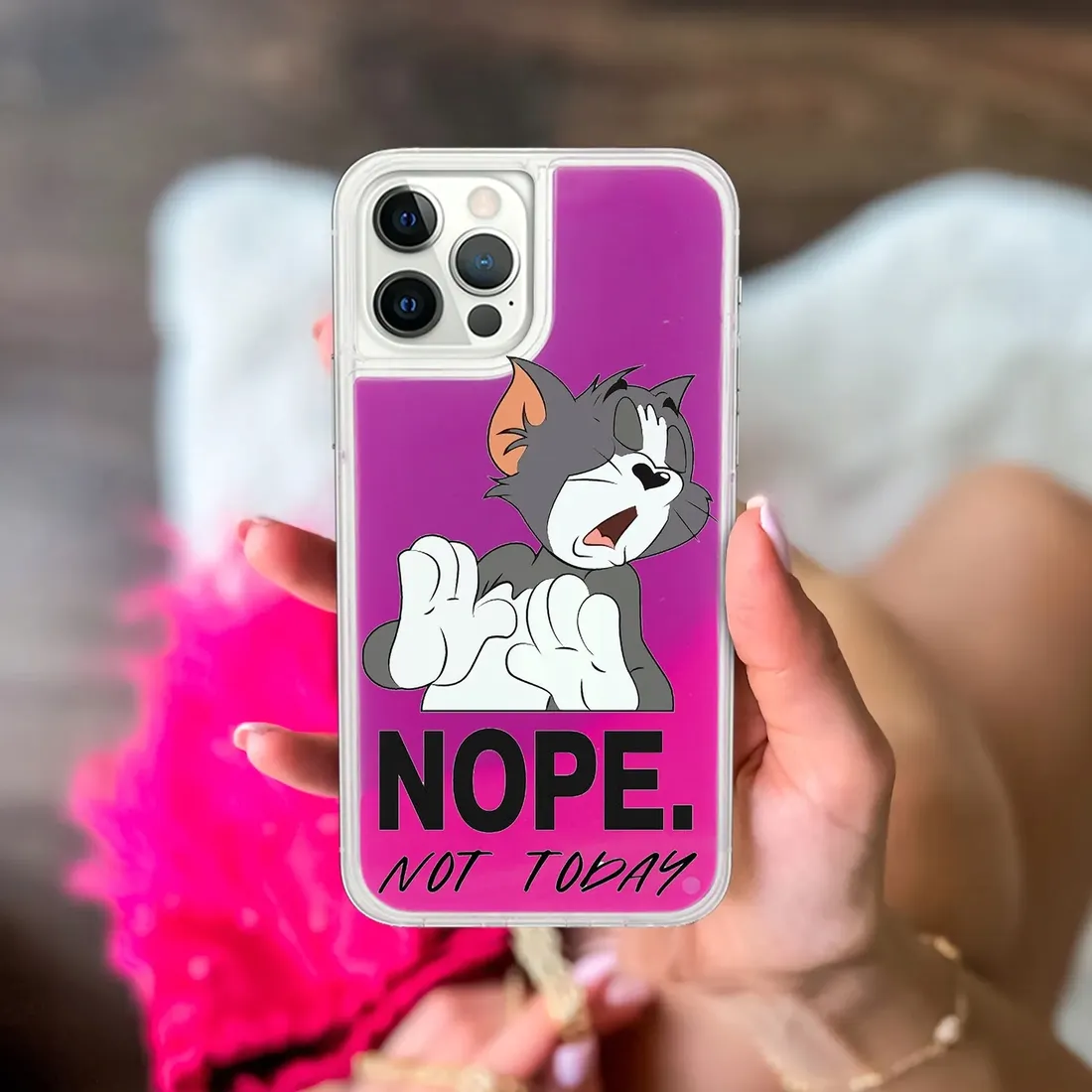 etui-sand-roz-do-iphone-12-mini-serialowe-wzory-stan-nowy