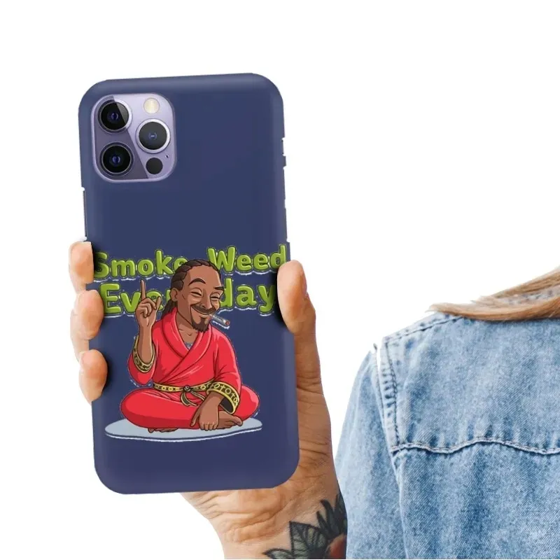 etui-mat-granat-do-iphone-14-pro-serialowe-wzory
