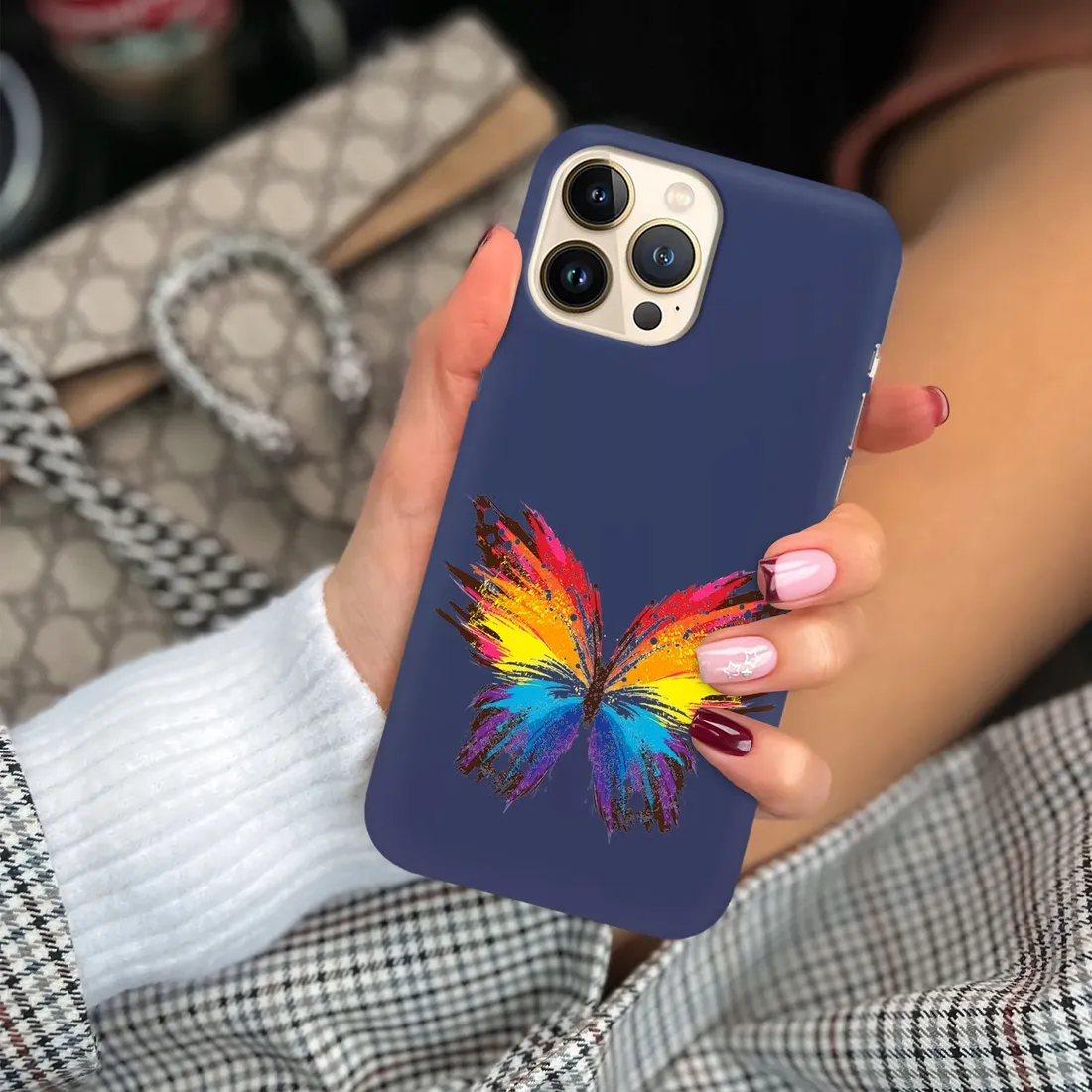 etui-matowe-granat-do-iphone-14-pro-subtelne-wzory-stan-nowy
