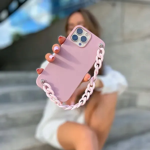 etui-mat-ciemny-roz-do-iphone-13-pro-max-lancuch-stan-nowy