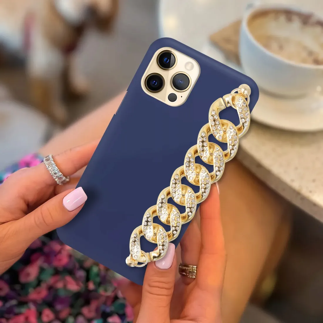 etui-blink-matowe-granatowe-top-do-iphone-12-pro-stan-nowy