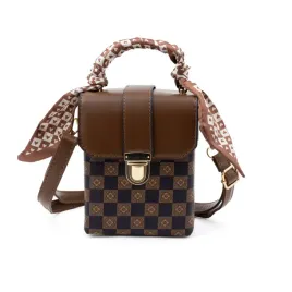 torebka-damska-crossbody-kuferek-skorzany-brazowy