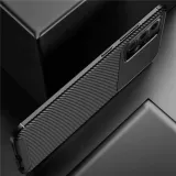 etui-pancerne-focus-carbon-do-samsung-galaxy-a13-material-tworzywo-sztuczne