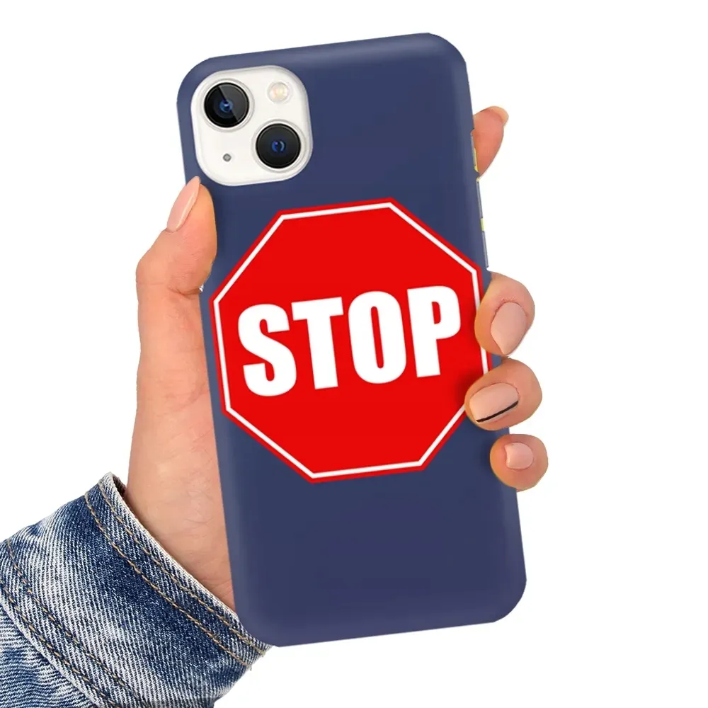 etui-matowe-granat-do-iphone-14-plus-bajki-wzory