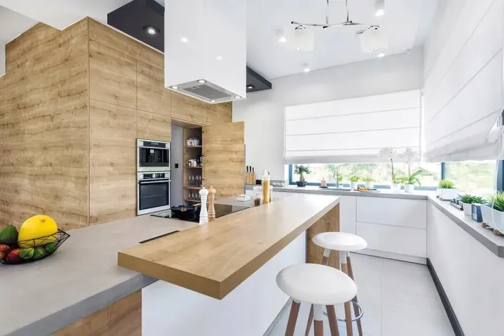 zyrandol-sufitowy-wiszacy-nowoczesny-do-salonu-chrom-e27-srednica-szerokosc-klosza-10-cm