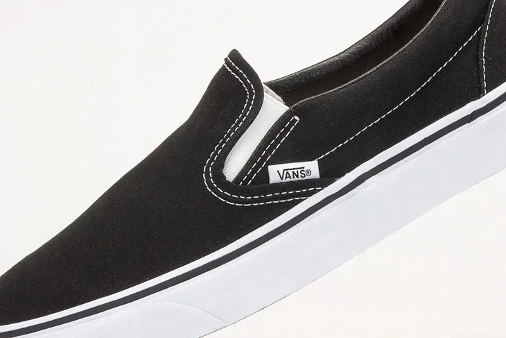 buty-vans-slip-on-black-405-cechy-dodatkowe-brak