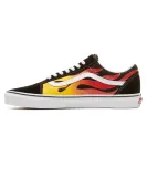 vans-flame-old-skool-black-true-white-425-cechy-dodatkowe-brak