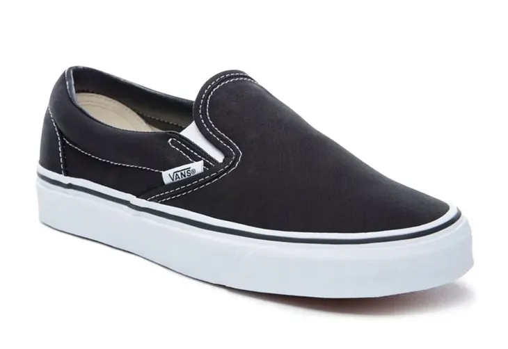 buty-vans-slip-on-black-385-cechy-dodatkowe-brak