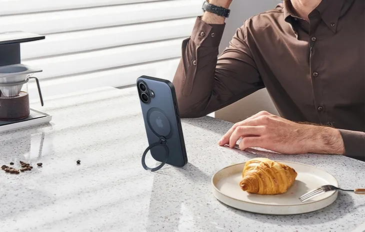 etui-torras-ostand-spin-dla-iphone-16-plus-czarne-rozszerzenie-podstawka