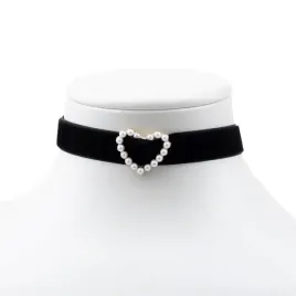 choker-zamszowy-elegancki-z-serduszkiem-z-perelek