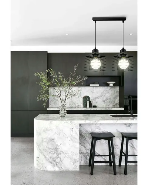 czarna-lampa-sufitowa-wiszaca-w-stylu-loft-industrialnym-idealna-do-pokoju-i-kuchni-material-dominujacy-metal