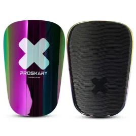 ochraniacze-pilkarskie-lekkie-i-wytrzymale-proskary-chameleon-13x9cm