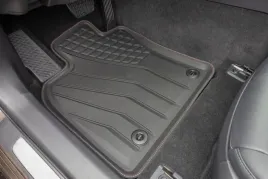 toyota-camry-viii-xv70-2018-wycieraczki-gumowe-do-samochodu