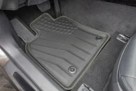 toyota-camry-viii-xv70-2018-wycieraczki-gumowe-do-samochodu