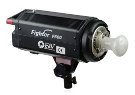 profesjonalna-lampa-studyjna-600ws-l-p-58-reg-1-32-fighter