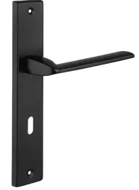 kuchinox-klamka-zambia-na-szyldzie-podluznym-rozstaw-72mm-na-klucz-czarna