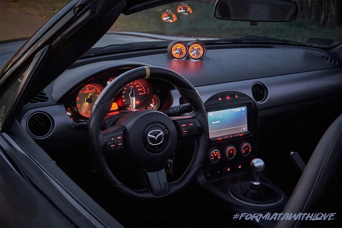 adapter-do-zegarow-2x-52mm-mazda-mx-5-nc
